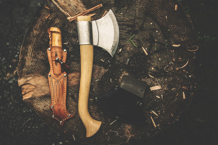Axe / Knife Throwing