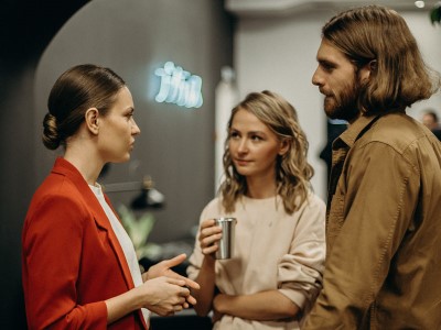 Giving or getting relationship advice