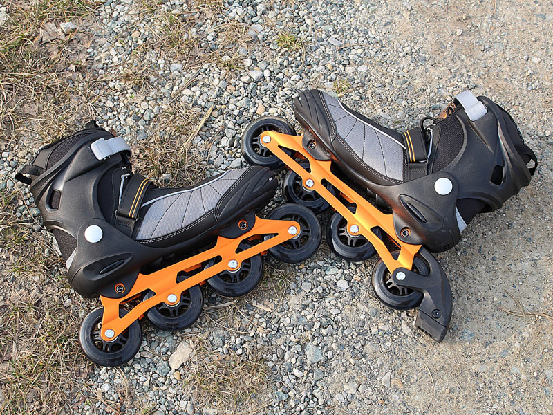 inline skating / rollerblading